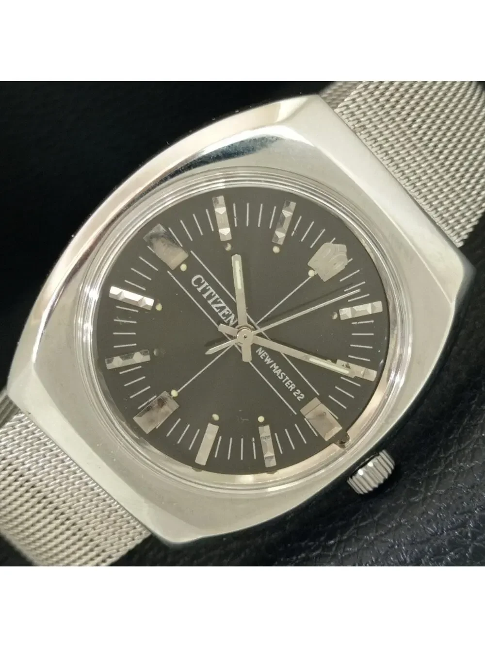 Vintage 1986 Citizen Manual Wound Mens Silver Watch & Black accents
